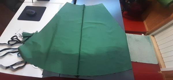 Deux pans cousus ensemble.