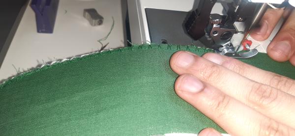 Surjet des pièces de la bande de taille.